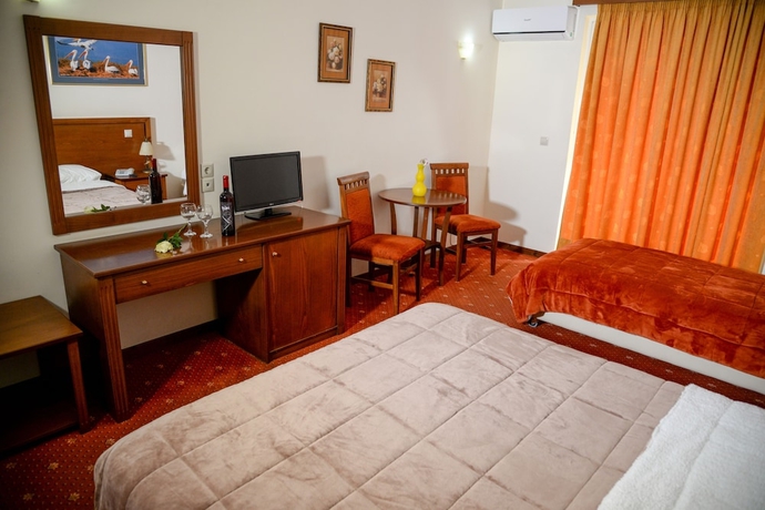 Imagen de la habitación del Hotel Arta Palace. Foto 9