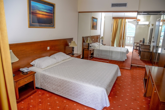 Imagen de la habitación del Hotel Arta Palace. Foto 11