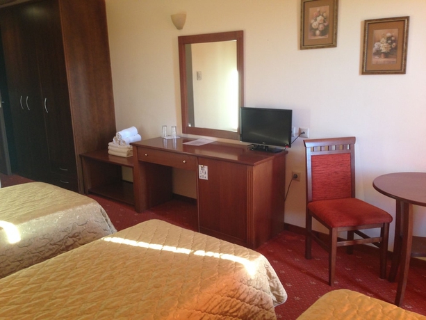 Imagen de la habitación del Hotel Arta Palace. Foto 13