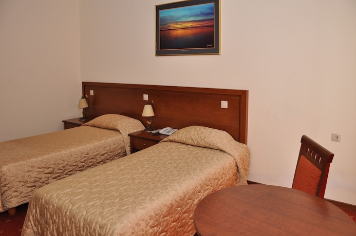 Imagen de la habitación del Hotel Arta Palace. Foto 14