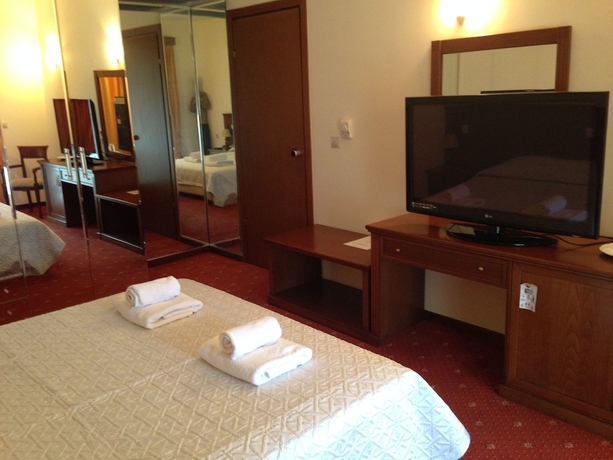 Imagen de la habitación del Hotel Arta Palace. Foto 16