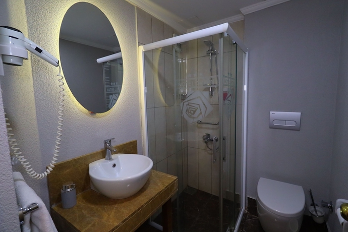 Imagen de la habitación del Hotel Artan. Foto 9