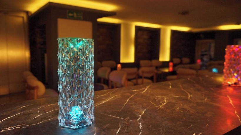 Imagen del bar/restaurante del Hotel Artan. Foto 2