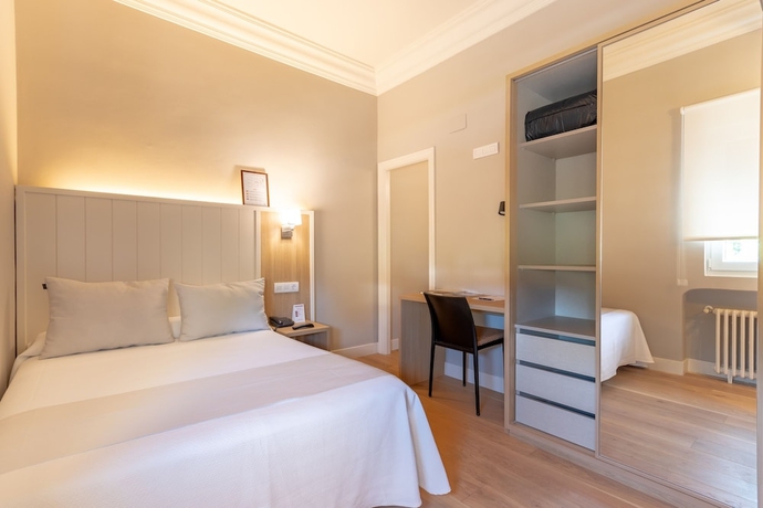 Imagen de la habitación del Hotel Artaza. Foto 4