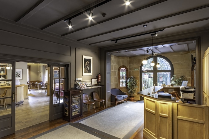 Imagen de los interiores del Hotel Artaza. Foto 19
