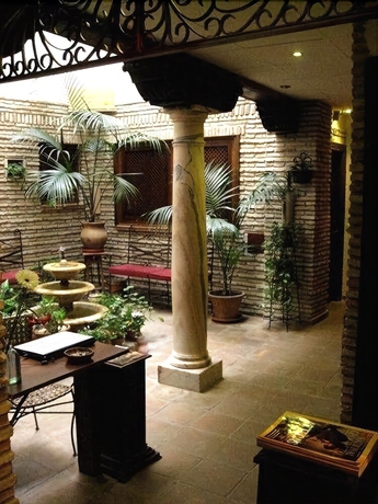 Imagen de los interiores del Hotel Arte Vida Suites y Spa. Foto 17