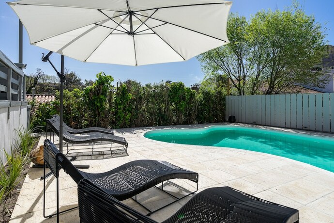 Imagen de la piscina del Hotel Arte del Rey. Foto 20