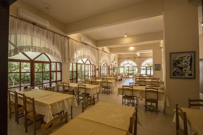 Imagen del bar/restaurante del Hotel Arteka. Foto 3