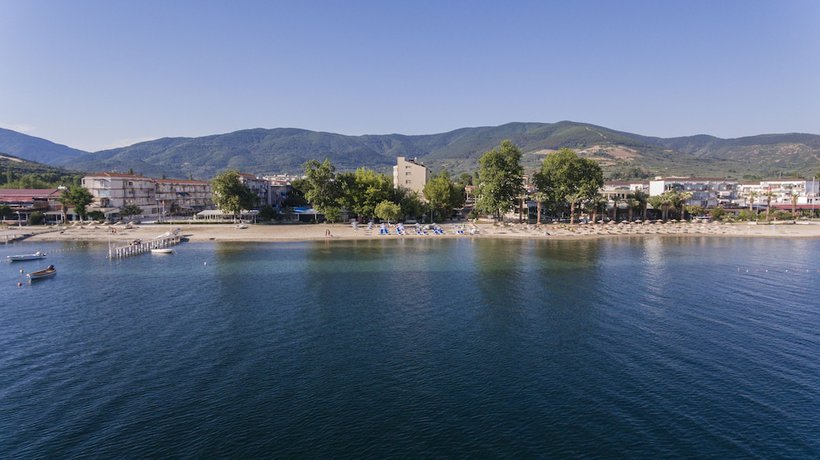 Imagen de los exteriores del Hotel Arteka. Foto 14