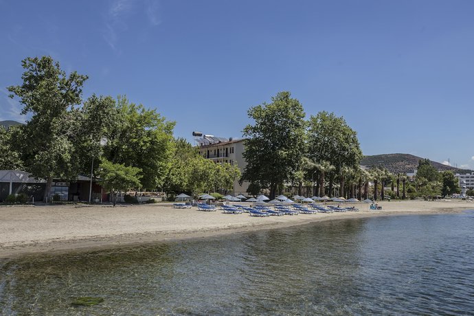 Imagen de los exteriores del Hotel Arteka. Foto 18