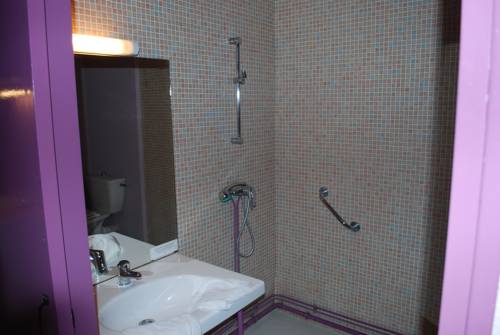 Imagen de la habitación del Hotel Artel. Foto 8