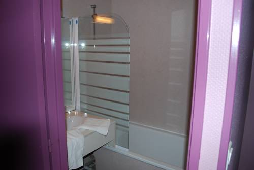 Imagen de la habitación del Hotel Artel. Foto 9