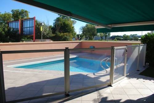 Imagen de la habitación del Hotel Artel. Foto 16