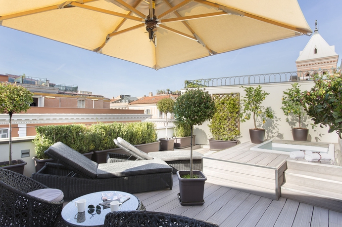 Imagen de los exteriores del Hotel Artemide. Foto 12