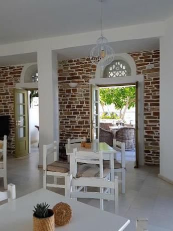 Imagen general del Hotel Artemis, Ant&iacute;paros Ciudad. Foto 2