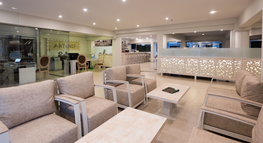 Imagen de los interiores del Hotel Artemis Apartments. Foto 11
