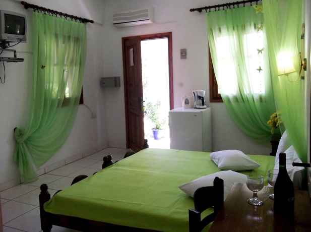 Imagen de la habitación del Hotel Artemis Bungalows, Skopelos. Foto 16