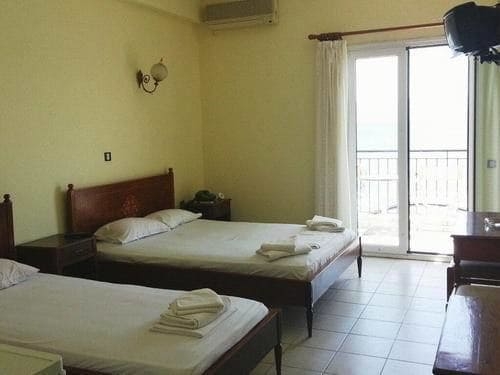 Imagen de la habitación del Hotel Artemis, Er&eacute;tria. Foto 7