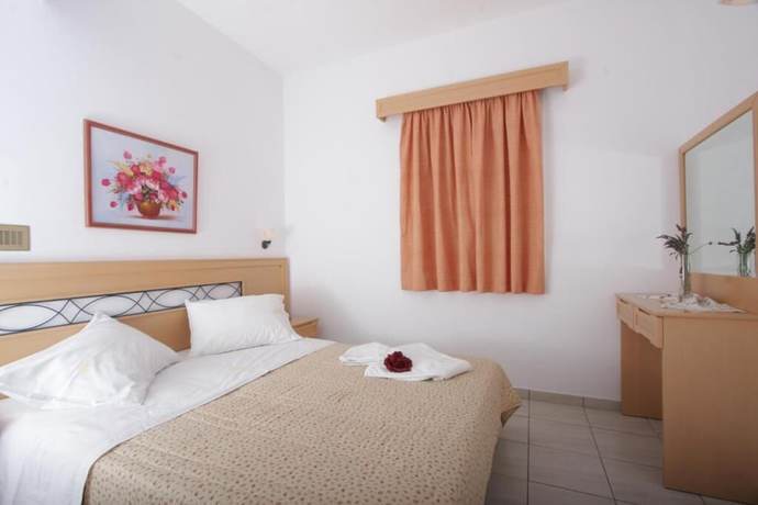 Imagen de la habitación del Hotel Artemis, Naxos. Foto 20