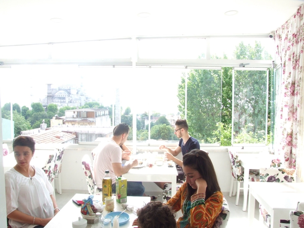 Imagen del bar/restaurante del Hotel Artemis Old City. Foto 5