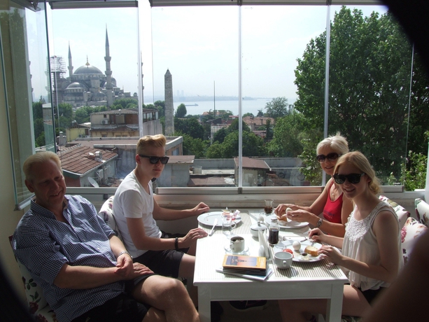 Imagen del bar/restaurante del Hotel Artemis Old City. Foto 6