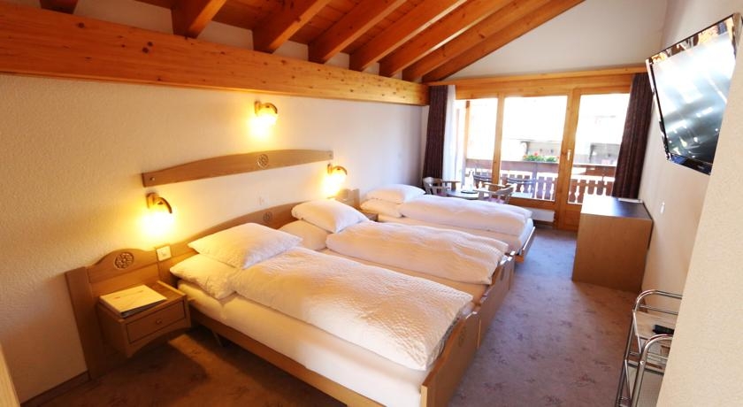Imagen de la habitación del Hotel Artemis, Saas-Fee. Foto 5