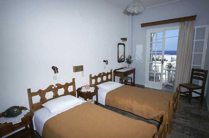 Imagen de la habitación del Hotel Artemis Santorini. Foto 5