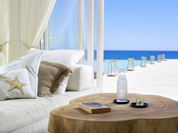 Imagen general del Hotel Artemis Seaside Resort. Foto 7