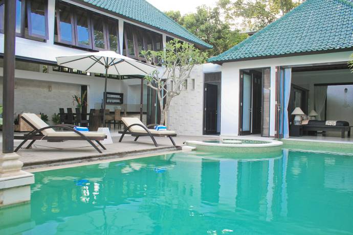 Imagen de la piscina del Hotel Artemis Villa and. Foto 18