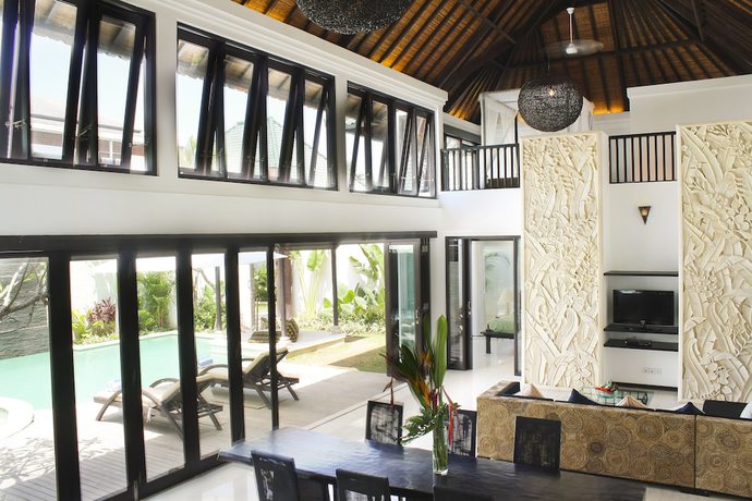 Imagen de los interiores del Hotel Artemis Villa and. Foto 16