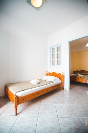 Imagen de la habitación del Hotel Artemis Village. Foto 8