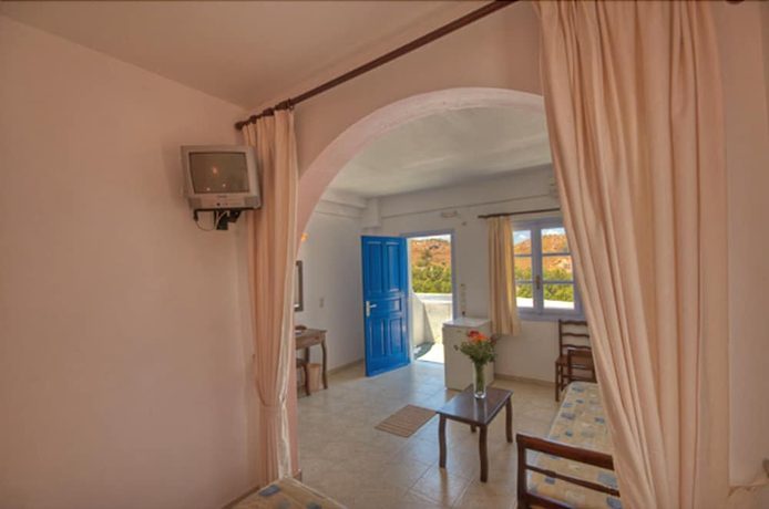 Imagen de la habitación del Hotel Artemis Village. Foto 10