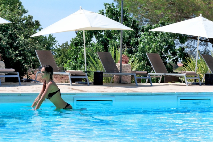 Imagen de la piscina del Hotel Artemisia Resort. Foto 13