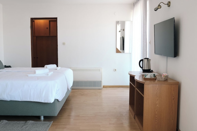 Imagen de la habitación del Hotel Artena. Foto 7