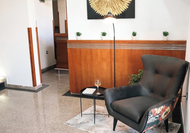 Imagen de los interiores del Hotel Artena. Foto 16