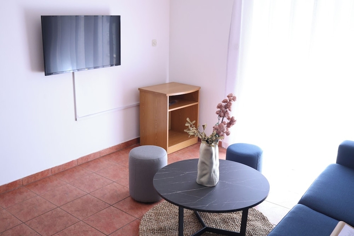 Imagen de la habitación del Hotel Artena. Foto 12