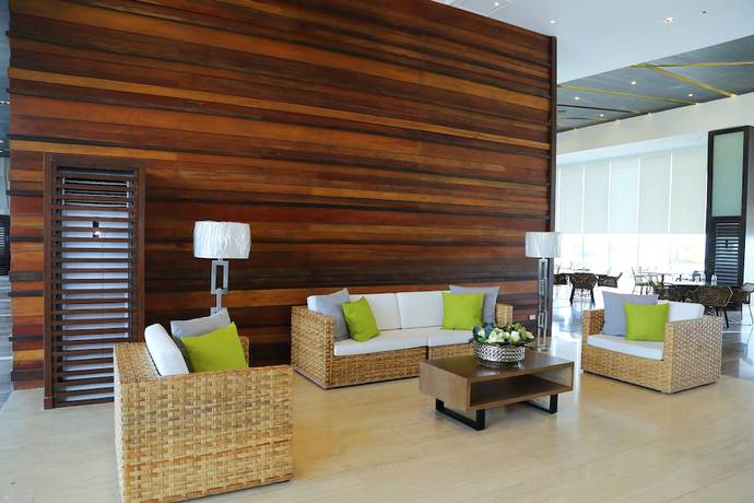 Imagen de los interiores del Hotel Arterra and Resort. Foto 15