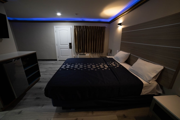 Imagen de la habitación del Hotel Artesia Motor Inn. Foto 7