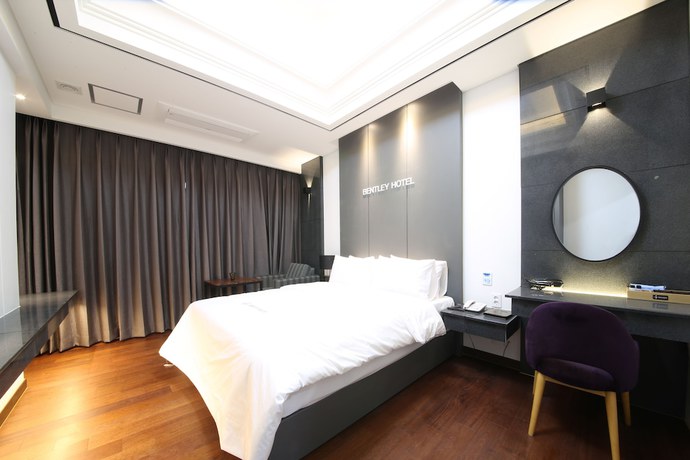 Imagen de la habitación del Hotel Artheim. Foto 15