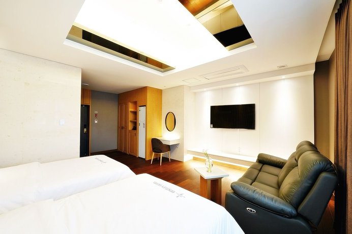 Imagen de la habitación del Hotel Artheim. Foto 16