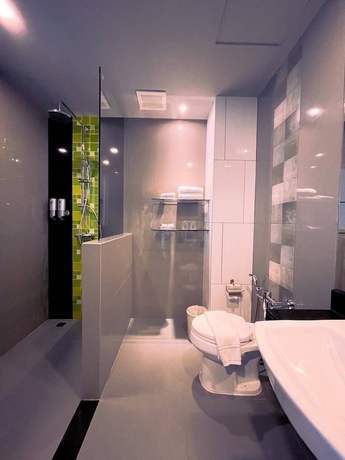Imagen de la habitación del Hotel Arthitaya Green Nature Hotel. Foto 11