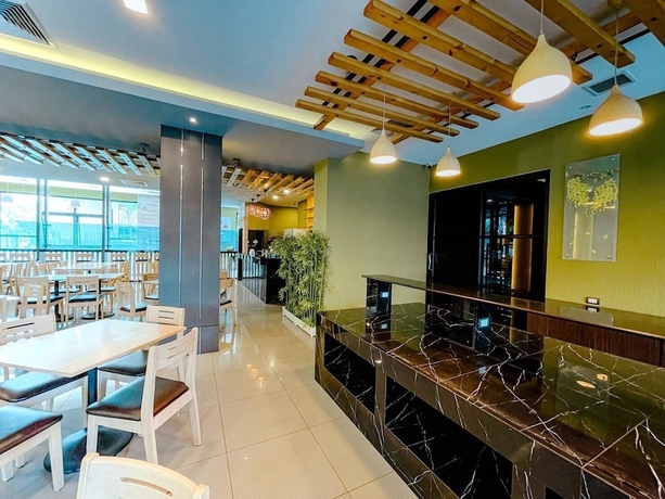 Imagen del bar/restaurante del Hotel Arthitaya Green Nature Hotel. Foto 5
