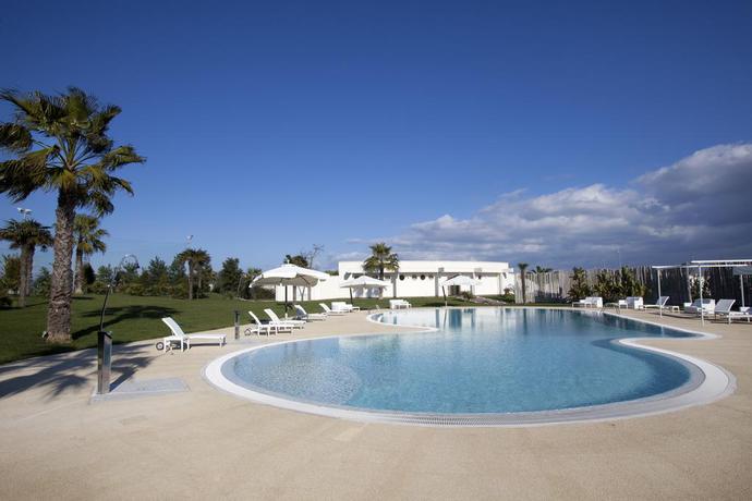 Imagen de la piscina del Hotel Arthotel and Park Lecce. Foto 15