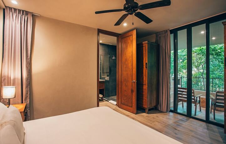 Imagen de la habitación del Hotel Arthouse Art Residences. Foto 16