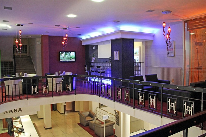 Imagen de los interiores del Hotel Artic. Foto 6