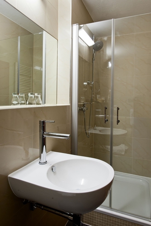 Imagen de la habitación del Hotel Artim. Foto 6