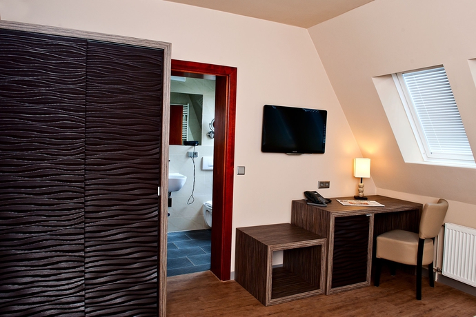 Imagen de la habitación del Hotel Artim. Foto 8