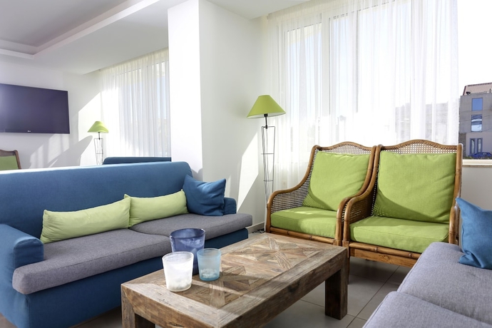 Imagen de los interiores del Hotel Artina Nuovo. Foto 19