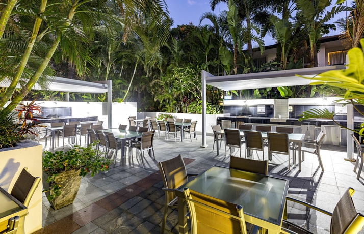 Imagen de los exteriores del Hotel Artique Surfers Paradise. Foto 13