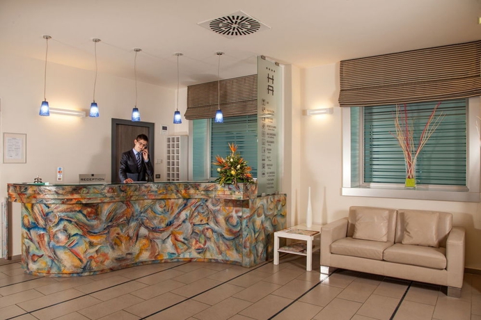 Imagen de los interiores del Hotel Artis. Foto 8